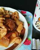 冷凍こんにゃくと鶏皮の照り焼きつまみ。