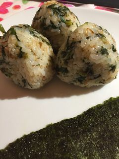 ピリ辛大根葉のふりかけ~田舎風おにぎり-レシピのメイン写真