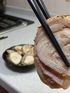 鶏胸肉と鶏もも肉を使った、しっとり鶏ハム-レシピのメイン写真