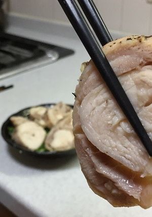 鶏胸肉と鶏もも肉を使った、しっとり鶏ハム-レシピのメイン写真