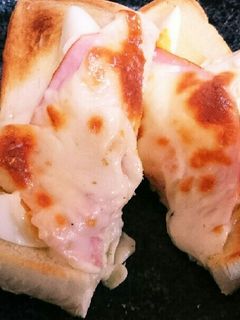 トースト ゆで卵とハムのチーズ焼き!-レシピのメイン写真