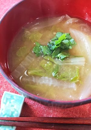 【風邪予防に】野菜たっぷり生姜味噌汁-レシピのメイン写真