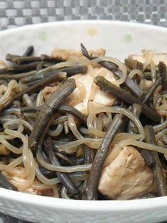 ワラビと厚揚げの煮物-レシピのメイン写真