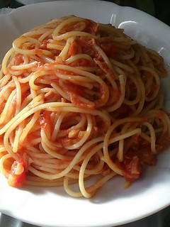 アレンジ可能なトマトソースのパスタ-レシピのメイン写真