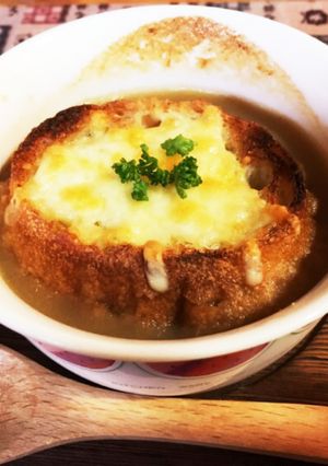 星野光子に学ぶオニオングラタンスープ-レシピのメイン写真