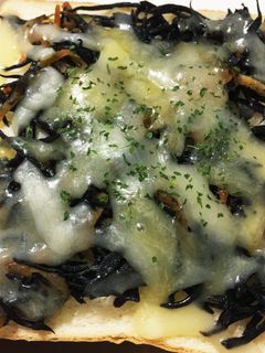 ひじき煮チーズトースト-レシピのメイン写真
