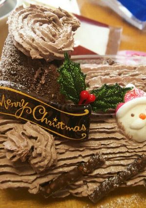簡単！市販ロールケーキでブッシュドノエル-レシピのメイン写真