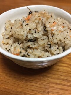 鮭ときのこの炊き込みご飯-レシピのメイン写真