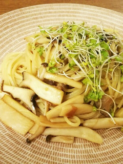 簡単♪きのこと塩昆布と梅の和風パスタ-レシピのメイン写真