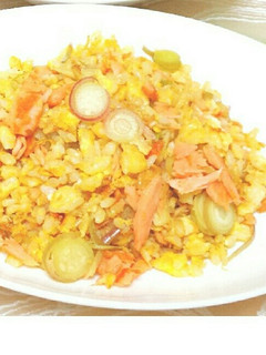 塩鮭とみょうがの簡単パラパラ炒飯-レシピのメイン写真