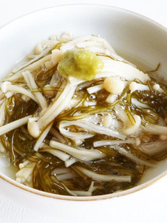 がごめ昆布とえのき茸のわさび和え-レシピのメイン写真