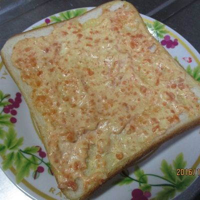基本からアレンジまで！思わずつくりたくなる「サーモン トースト」の