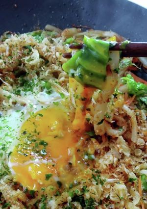 簡単フライパンひとつ♪巣籠もり焼きうどん-レシピのメイン写真