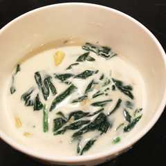 รูปของ 離乳食にも！鮭とほうれん草のスープ