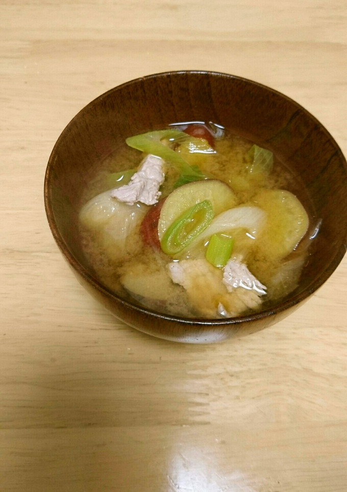 具だくさん♪長ねぎとさつまいもの味噌汁-レシピのメイン写真