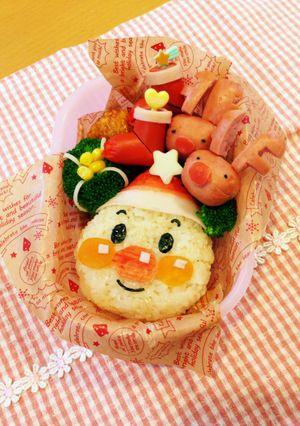キャラ弁♡クリスマスにアンパンマンサンタ-レシピのメイン写真
