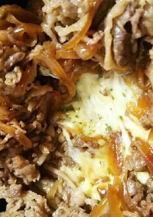 炊飯器に盛り付け！？たっぷりチーズ牛丼-レシピのメイン写真