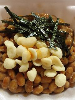 納豆にラー油&天かす&刻み海苔♪-レシピのメイン写真