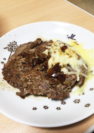 焼くだけチーズinハンバーグ-レシピのメイン写真