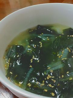 玉ねぎとわかめの中華風スープ-レシピのメイン写真