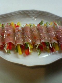 おもてなしの前菜に♪生ハムの巻きサラダ-レシピのメイン写真