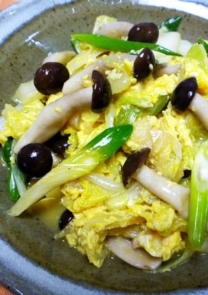ぶなじめじと凍り豆腐の旬野菜の卵とじ-レシピのメイン写真