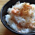 簡単☆止まらない☆鮭と梅のご飯