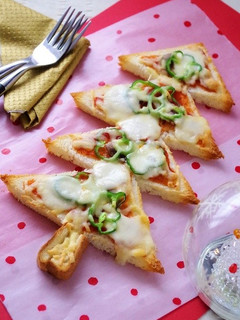 食パンで簡単!クリスマスツリーピザ-レシピのメイン写真