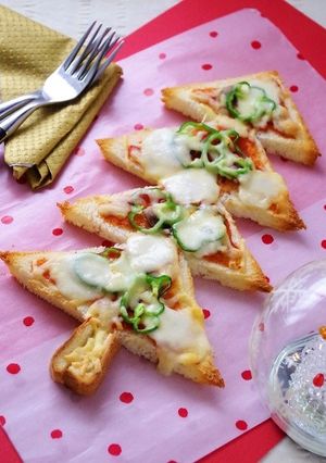 食パンで簡単！クリスマスツリーピザ-レシピのメイン写真