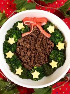 簡単クリスマスリースそぼろ弁当-レシピのメイン写真