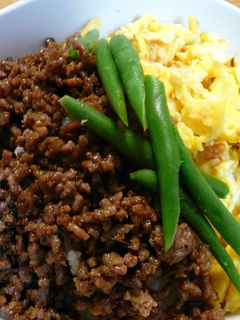 うちの定番☆甘辛牛そぼろ丼-レシピのメイン写真