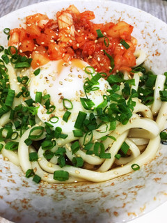 簡単 激ウマ5分で出来る温玉キムチうどん-レシピのメイン写真