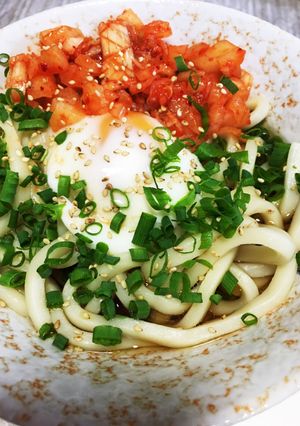 簡単 激ウマ5分で出来る温玉キムチうどん-レシピのメイン写真
