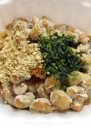 納豆にすりごま&青海苔♪お好みでラー油-レシピのメイン写真
