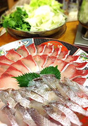 お祝い誕生日♡簡単ブリと鯛しゃぶしゃぶ鍋-レシピのメイン写真