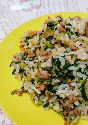 小松菜と挽肉のオイスターソース炒飯-レシピのメイン写真
