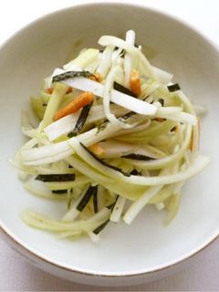 大根の皮とお茶漬けの素で 即席浅漬け-レシピのメイン写真