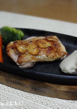 チキンステーキ・アンチョビポテトソース-レシピのメイン写真