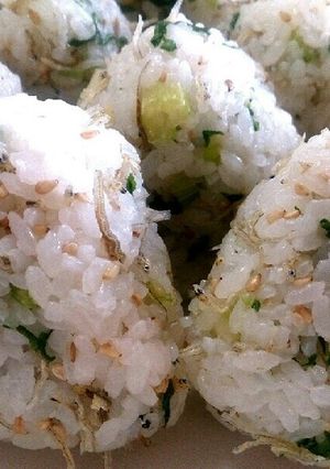セロリとじゃこのおにぎり-レシピのメイン写真