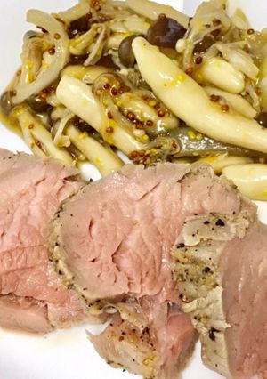 ヒレ肉のローストポーク〜キノコを添えて〜-レシピのメイン写真