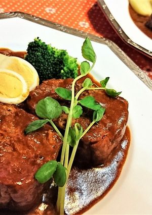 クリスマス★【煮込みきつねハンバーグ】♪-レシピのメイン写真