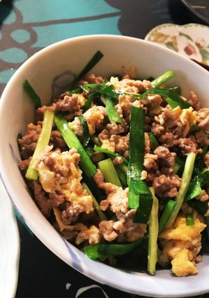 簡単♪美味しい ニラ卵そぼろ丼-レシピのメイン写真