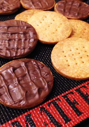 おやつにぴったり♪全粒粉チョコビスケット-レシピのメイン写真