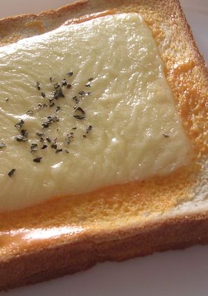 チリマヨでスパイシーチーズトースト-レシピのメイン写真