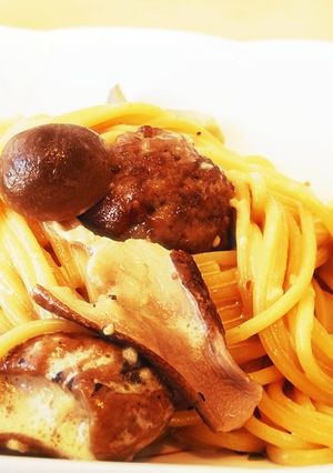 ポルチーニ茸のパスタ♡ﾐｰﾄﾎﾞｰﾙ添え-レシピのメイン写真