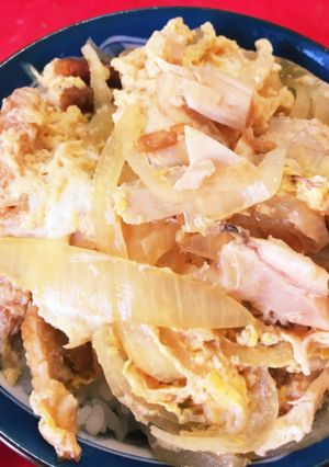 チキンの丸焼き残りで親子丼-レシピのメイン写真