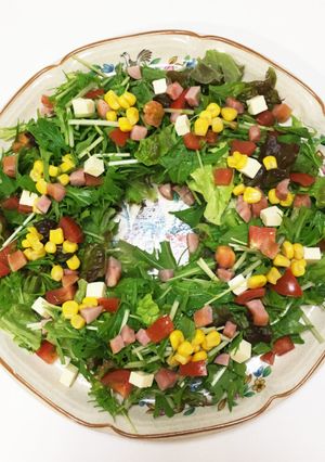クリスマスに♪パーティ向け☆リースサラダ-レシピのメイン写真