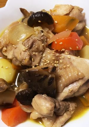 [韓国料理]鶏肉の醤油蒸し-チムタク찜닭-レシピのメイン写真