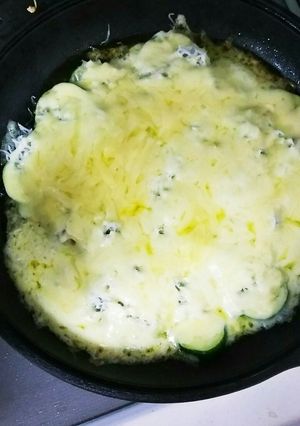 ズッキーニとしらすのピザ-レシピのメイン写真
