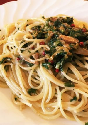 ランチにぴったり!春菊とオリーブのパスタ-レシピのメイン写真